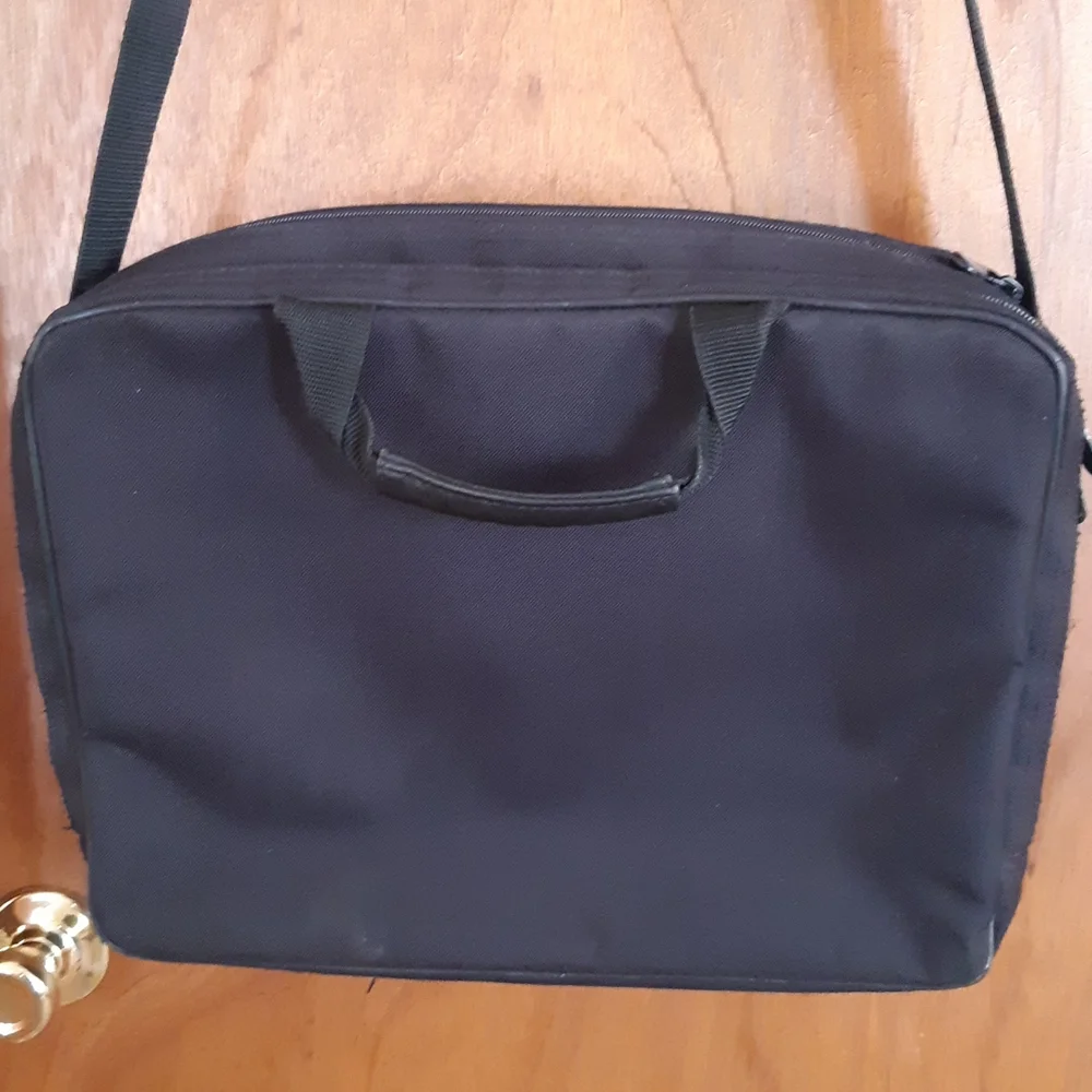 Vintage Solo Messenger Bag